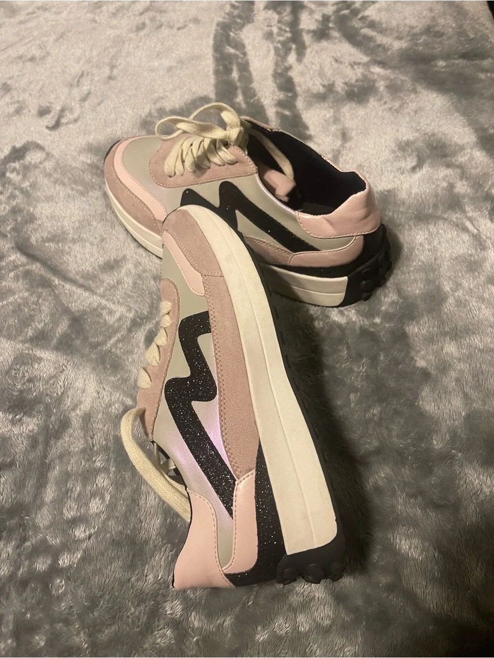 Steve Madden kids size 5 Pink and Cream Casual Sneaker